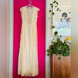 PHILOSOPHY DI LORENZO SERAFINI- Elegant Cream and White lace and silk bride dess